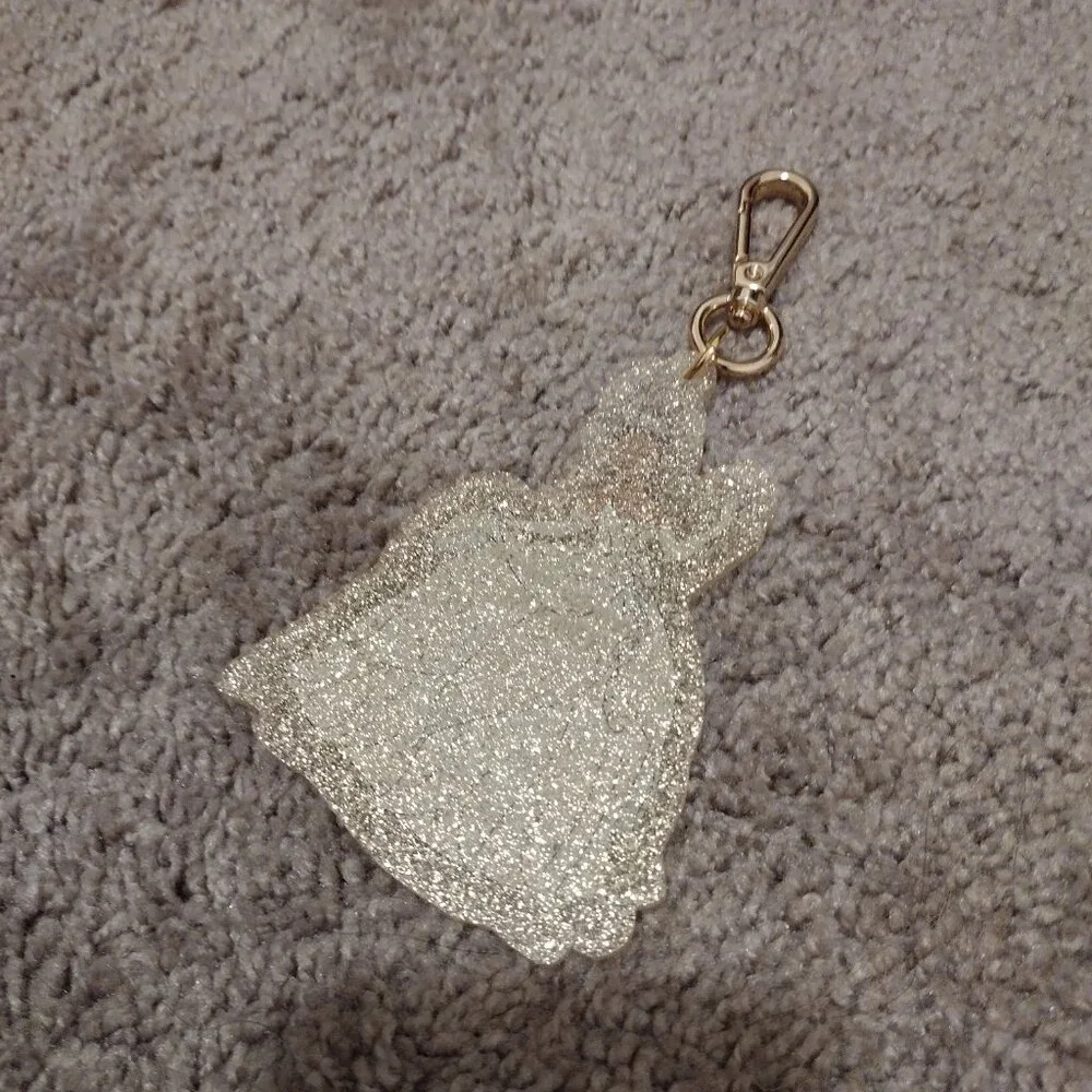 ✖️ SOLD ✖️ Stoney Clover Lane Disney Princess: Tiana Acrylic Keychain Charm - Picture 2 of 4